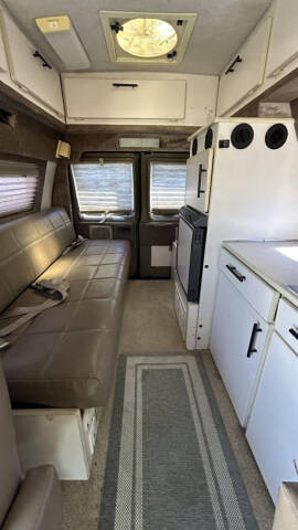 2002 Ford E-Series E-250 SD