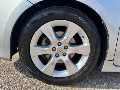 2013 Toyota Sienna SE 8-Passenger