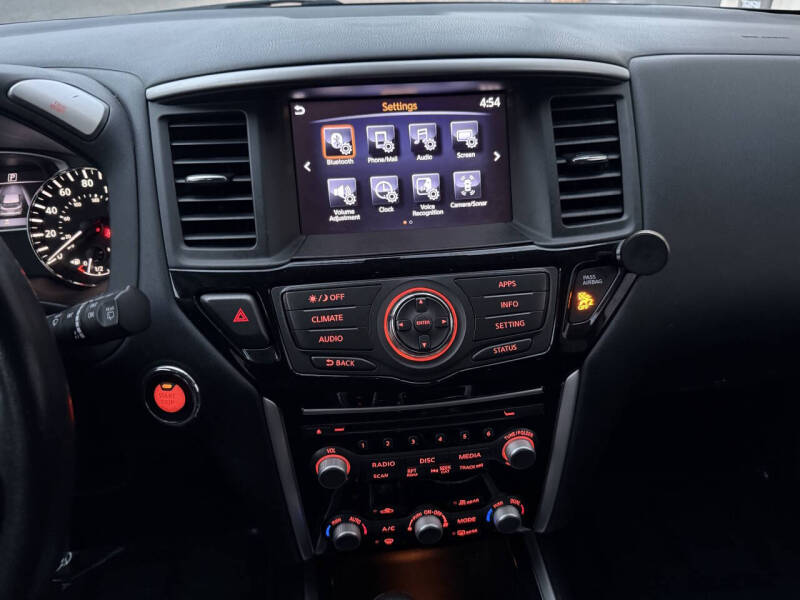 2018 Nissan Pathfinder SV