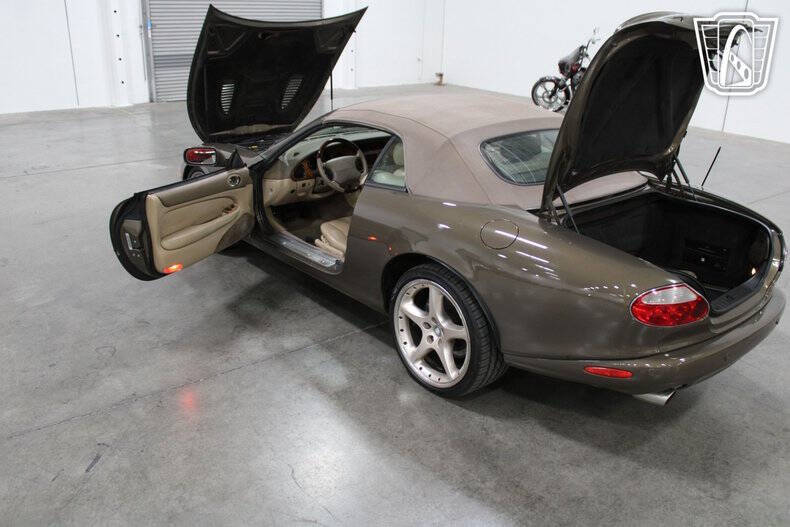 2001 Jaguar XKR
