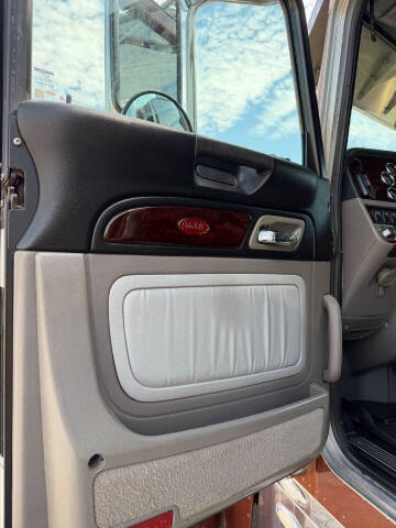2018 Peterbilt 389
