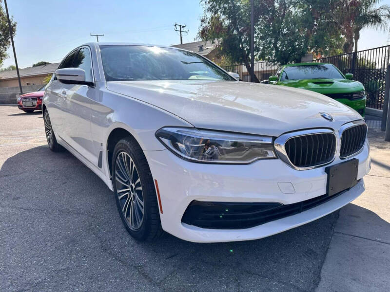 2019 BMW 5 Series 530e photo 32