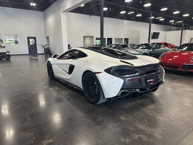 2017 McLaren 570GT