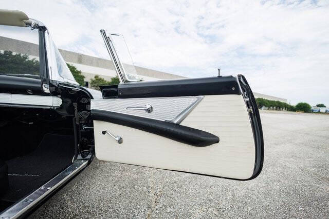 1956 Ford Thunderbird