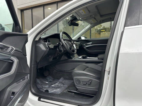 2024 Audi Q8 e-tron quattro Premium Plus