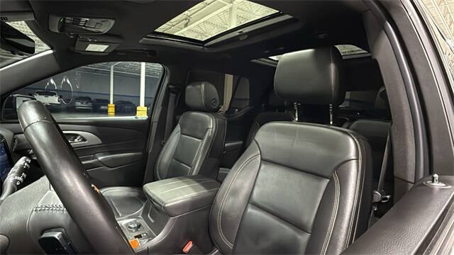 2022 Chevrolet Traverse LT Leather