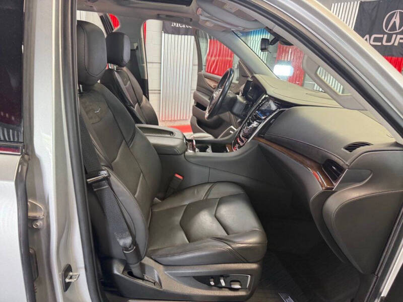 2019 Cadillac Escalade Luxury