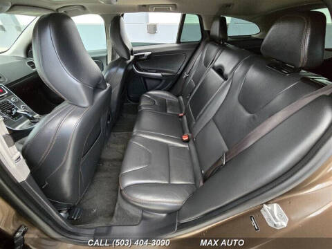 2016 Volvo V60 Cross Country T5