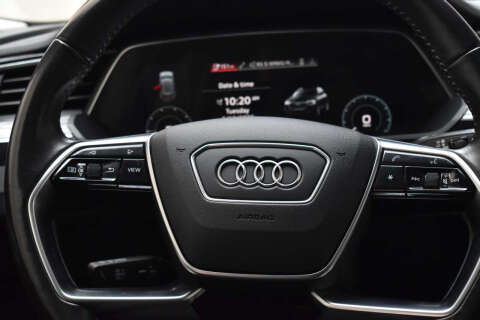 2021 Audi e-tron quattro Premium