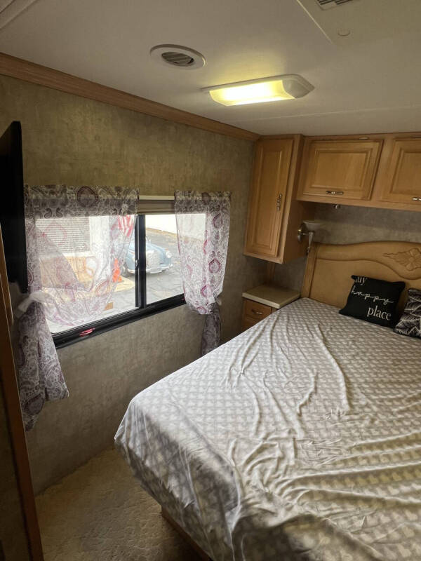 2005 Freightliner xc37