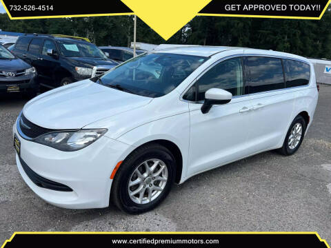 2017 Chrysler Pacifica for sale at Certified Premium Motors in Lakewood NJ
