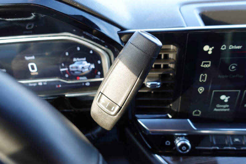 2024 GMC Sierra 1500 Elevation Standard