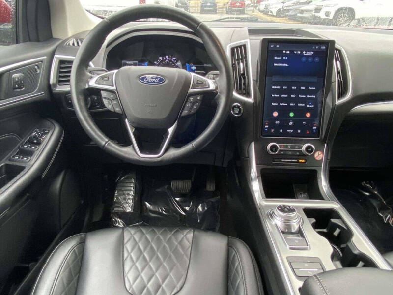 2024 Ford Edge Titanium