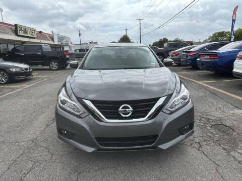 2018 Nissan Altima for sale at Apple Auto Sale in Dallas TX