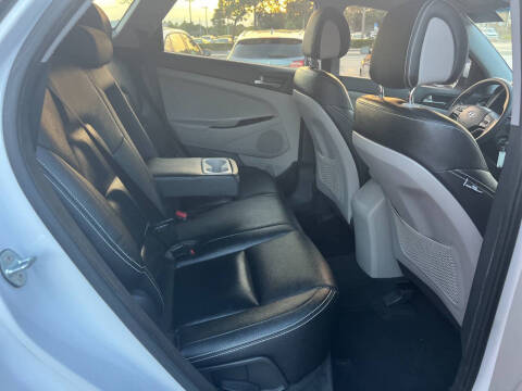 2018 Hyundai Tucson SE