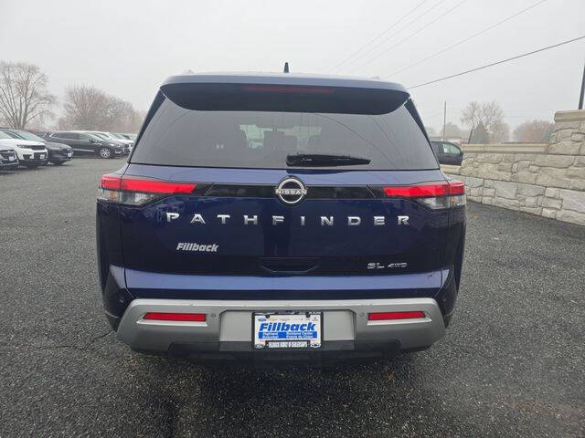 2023 Nissan Pathfinder SL