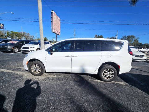 2024 Chrysler Pacifica Touring