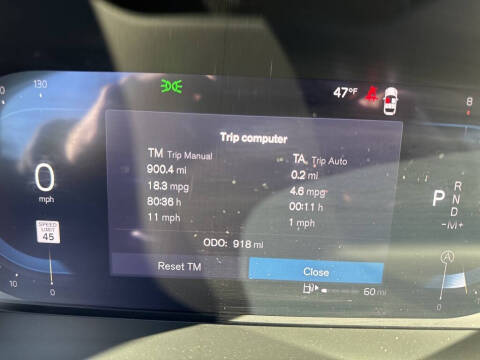 2025 Volvo XC40 B5 Core Bright Theme