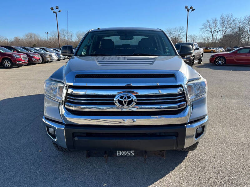 2016 Toyota Tundra SR5 photo 3