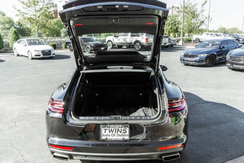 2018 Porsche Panamera 4