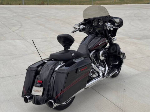 2011 Harley-Davidson Street Glide CVO