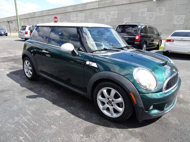 2010 MINI Cooper for sale at DONNY MILLS AUTO SALES in Largo FL