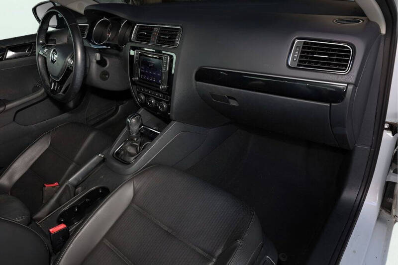 2017 Volkswagen Jetta 1.8T SEL