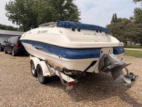 2000 Larson Boats 233 Escape