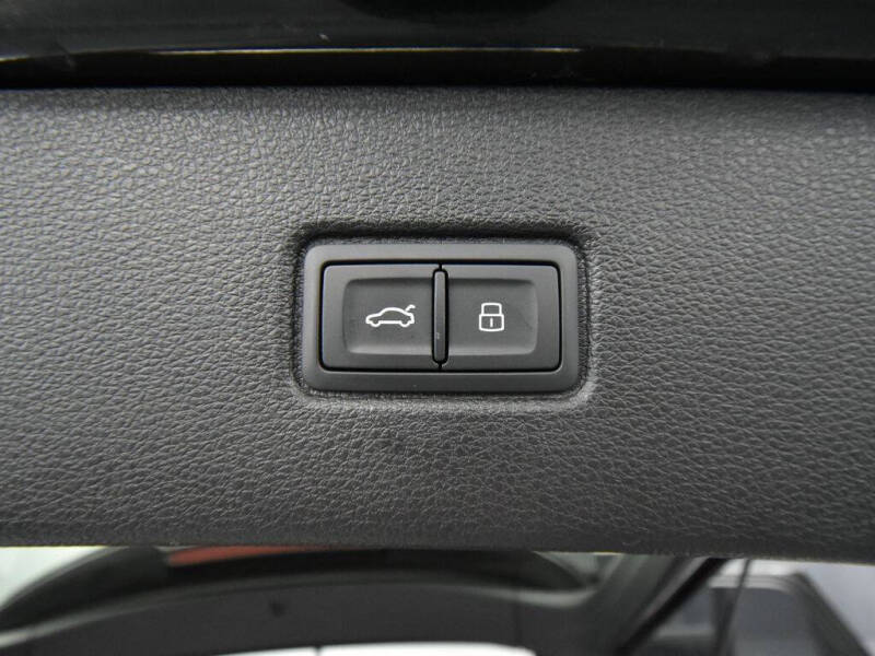 2024 Audi SQ7 4.0T quattro Premium Plus