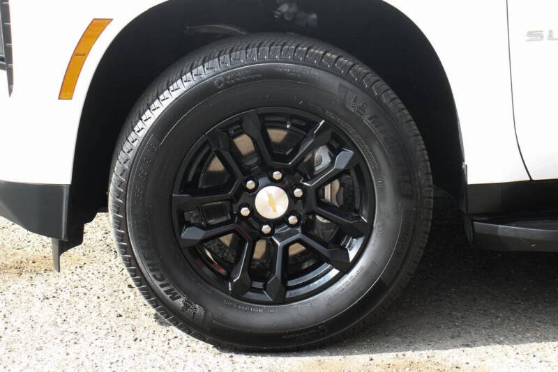 2025 Chevrolet Suburban LS