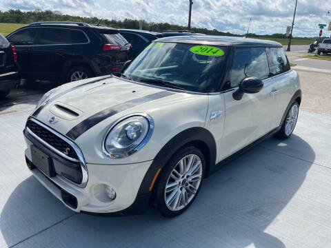 2014 MINI Hardtop for sale at River Motors in Portage WI