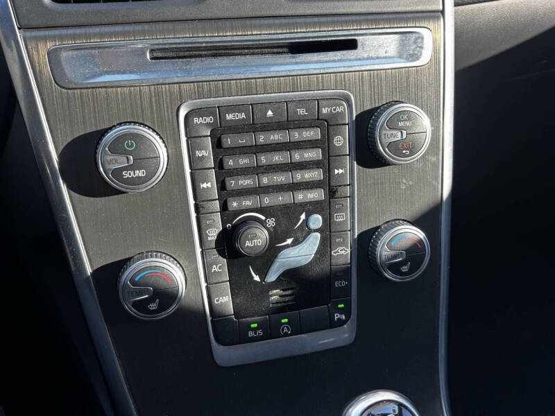 2015 Volvo XC60 T5 Drive-E Premier