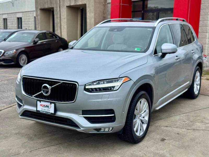 2017 Volvo XC90 T6 Momentum