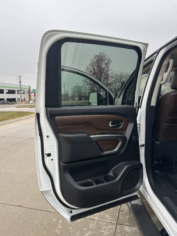 2016 Nissan Titan XD Platinum Reserve