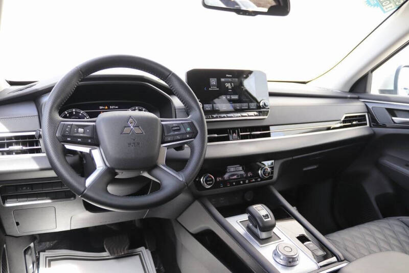 2024 Mitsubishi Outlander SEL