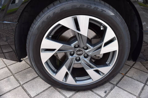 2022 Audi e-tron quattro Premium