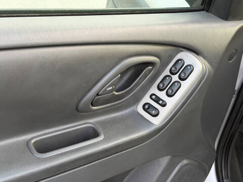 2006 Mazda Tribute i
