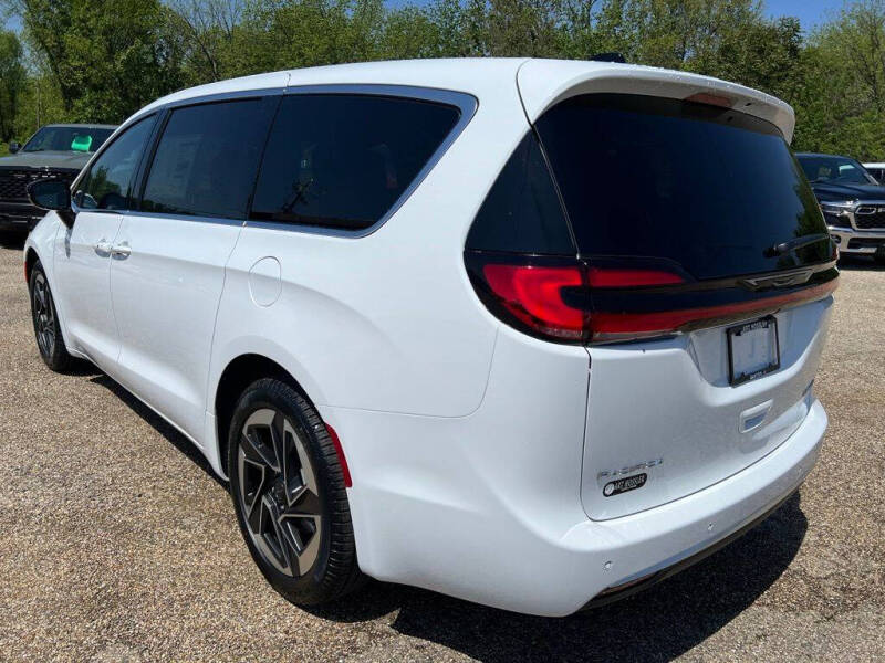 2027 Chrysler Pacifica Limited