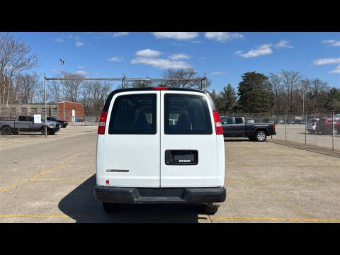 2022 Chevrolet Express 2500