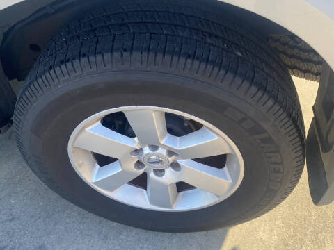 2012 Nissan Pathfinder LE