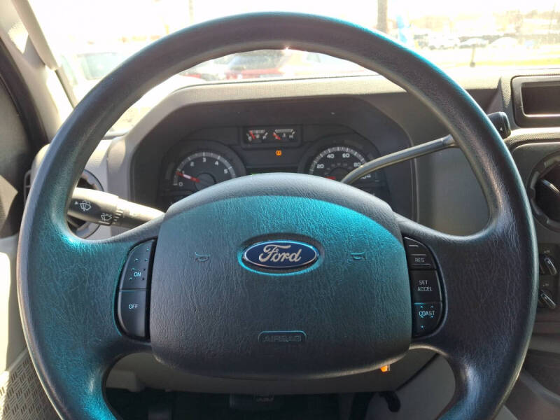 2013 Ford E-Series E-150 XLT