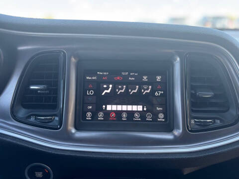 2021 Dodge Challenger SXT