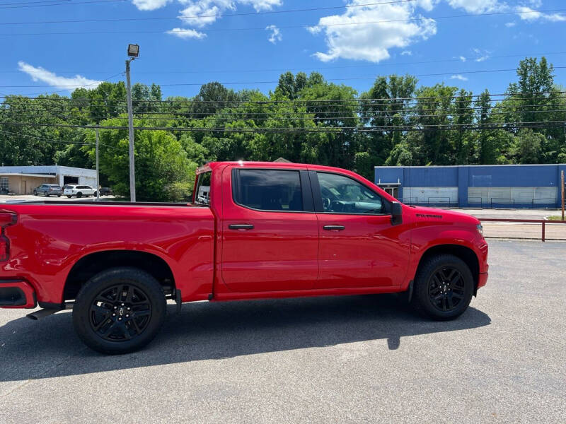 2023 Chevrolet Silverado 1500 Custom photo 4