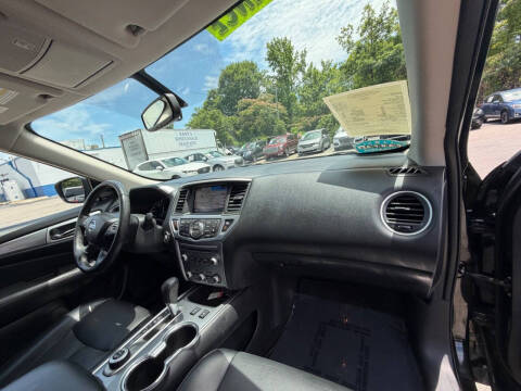 2019 Nissan Pathfinder SL