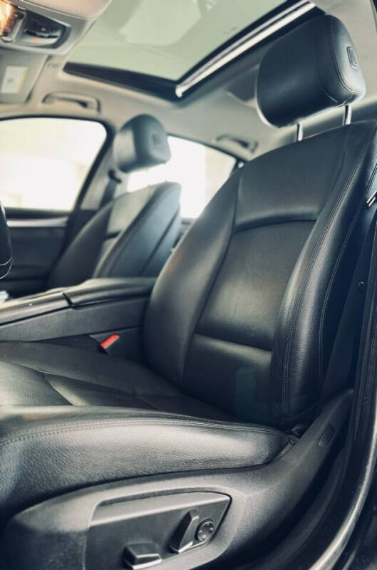 2015 BMW 5 Series 528i