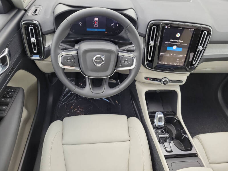 2026 Volvo XC40 B5 Plus