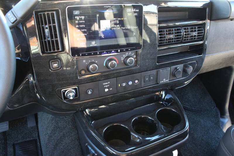 2025 Chevrolet Express 2500