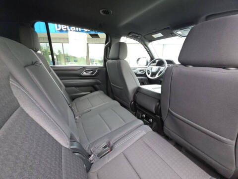 2023 Chevrolet Suburban LS