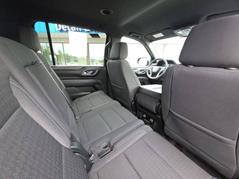 2023 Chevrolet Suburban LS