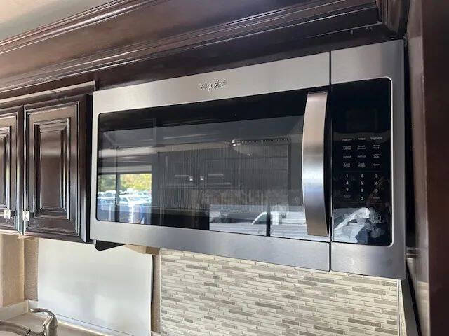 2016 Freightliner XCR Chassis